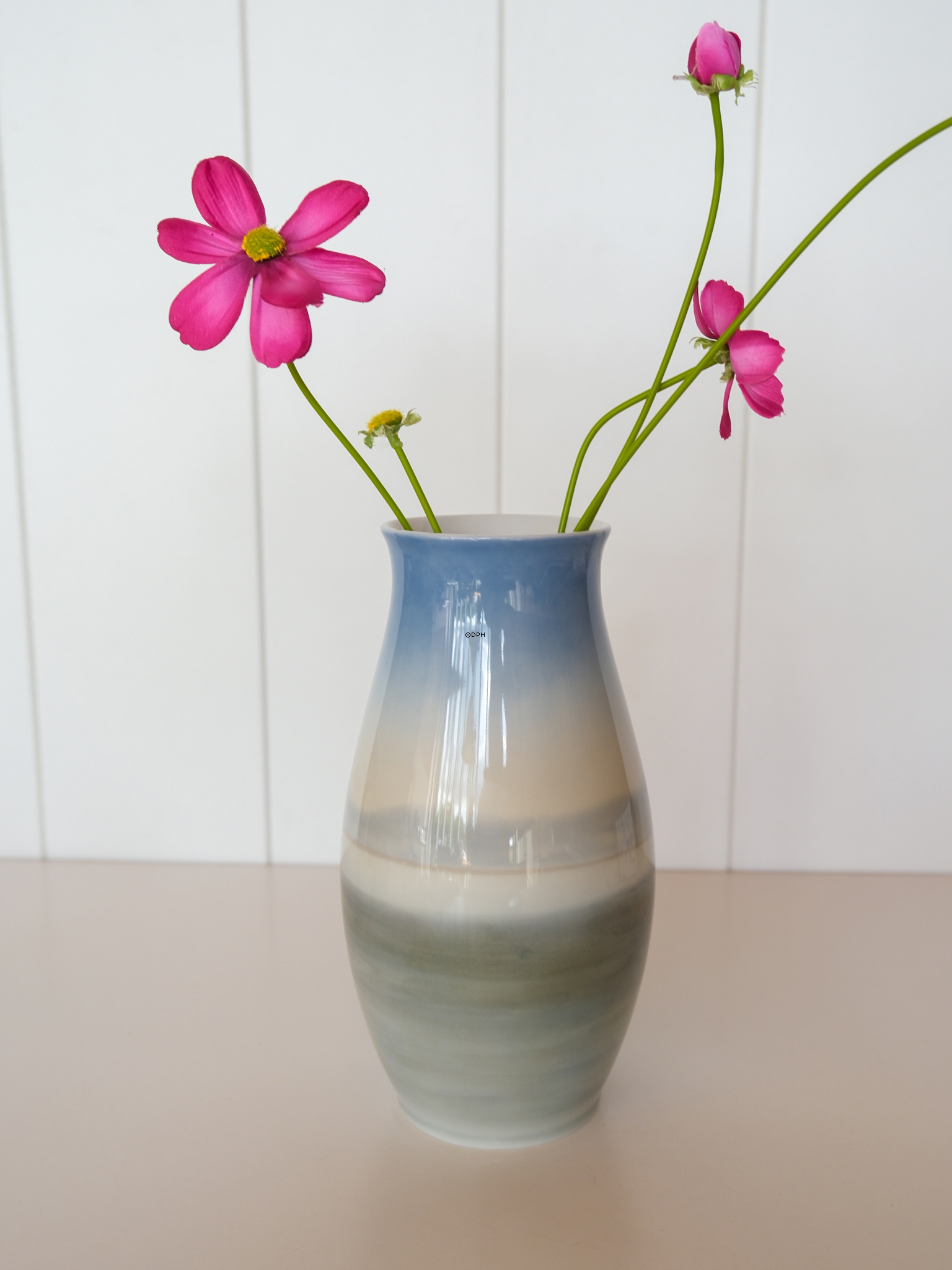 Vase med landskab, træer ved åløb, Bing & Grøndahl nr. 601-5249