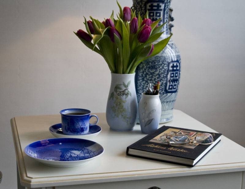 Vase med Guldregn, Bing & Grøndahl nr. 62-210