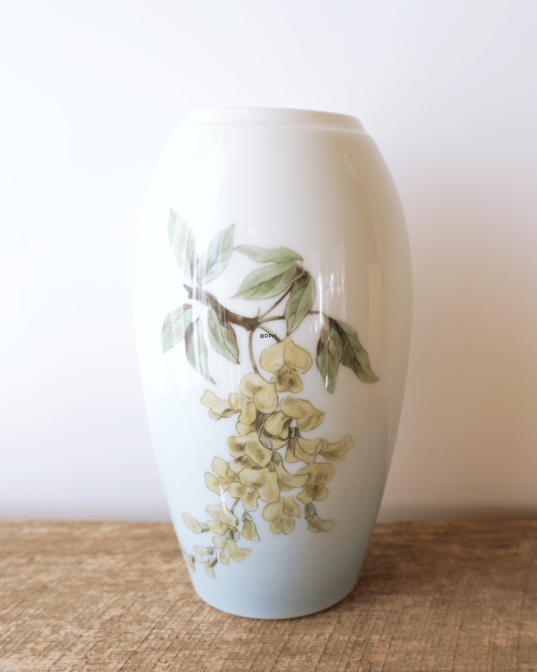 Vase med Guldregn, Bing & Grøndahl nr. 62-251 eller 162-5254