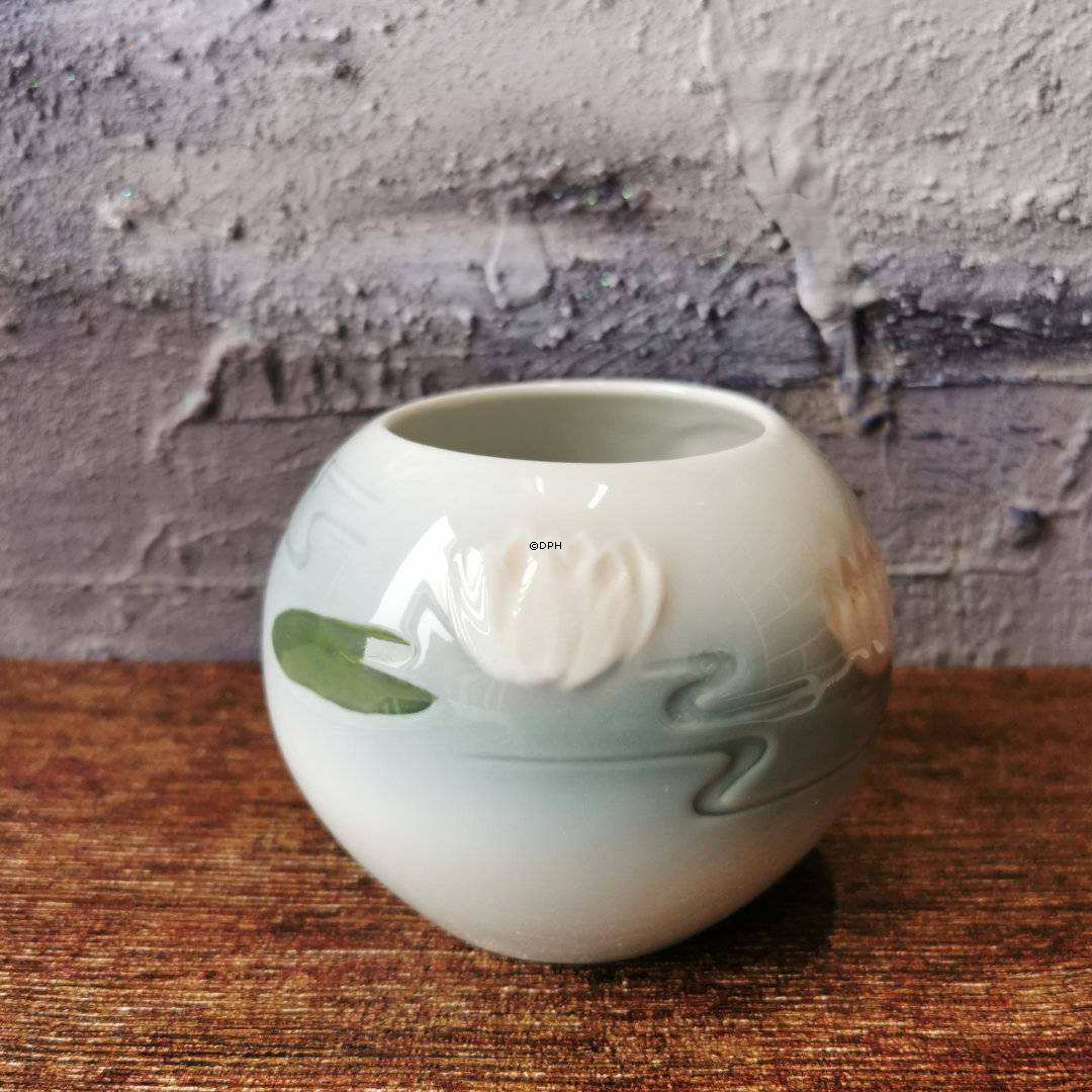 Rund Vase med åkander, Bing & Grondahl nr. 6411