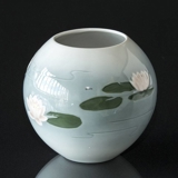 Vase mit Seerosen, Bing & Gröndahl Nr. 6412