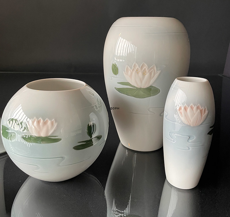 Vase med åkander, Bing & Grøndahl nr. 6412