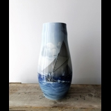Große seltene Bing & Grøndahl Vase mit Schiffsmotiv Nr. 7062-134