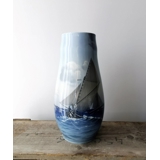 Stor sjælden Bing & Grøndahl vase med skibsmotiv nr. 7062-134
