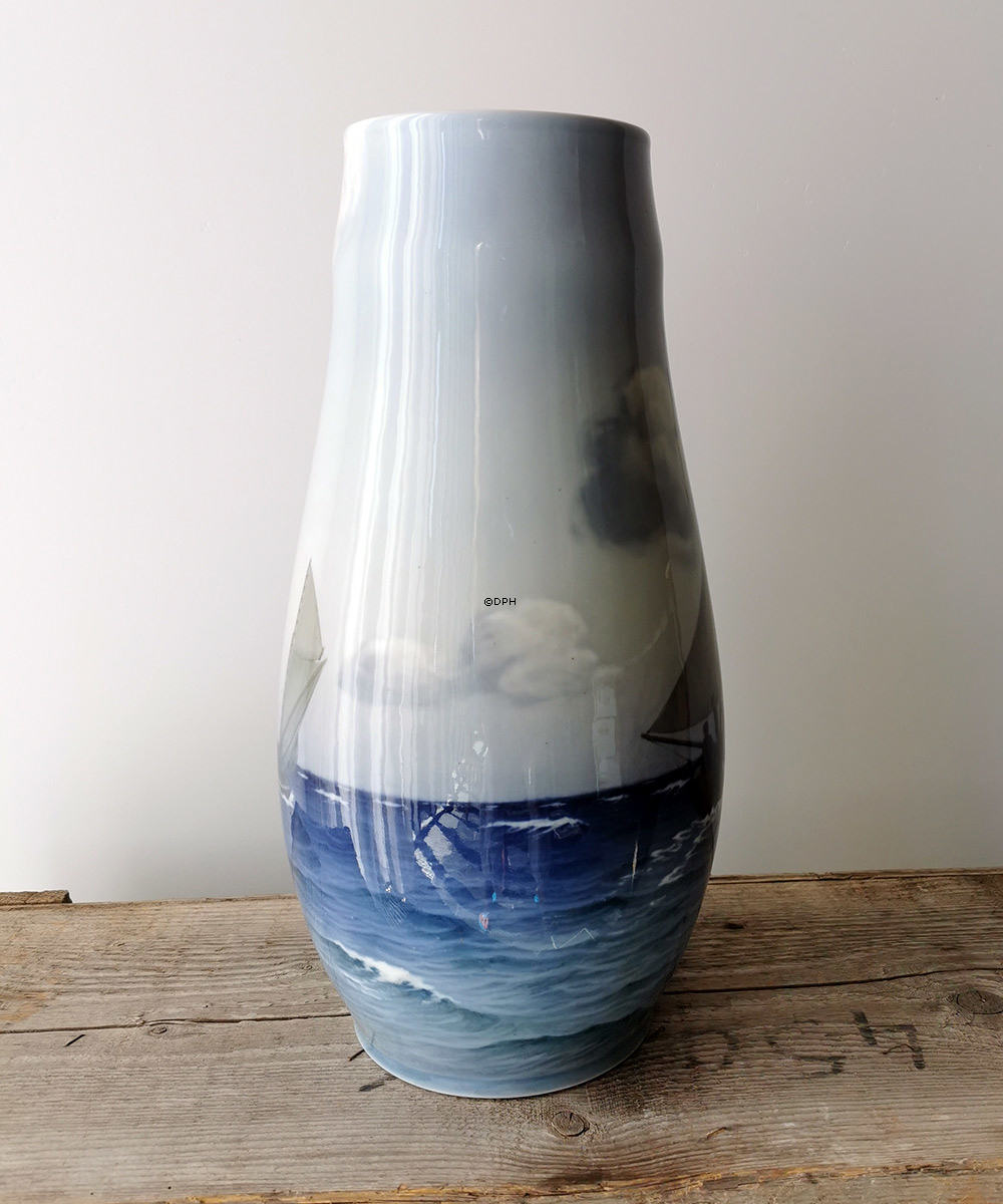 Stor sjælden Bing & Grøndahl vase med skibsmotiv nr. 7062-134