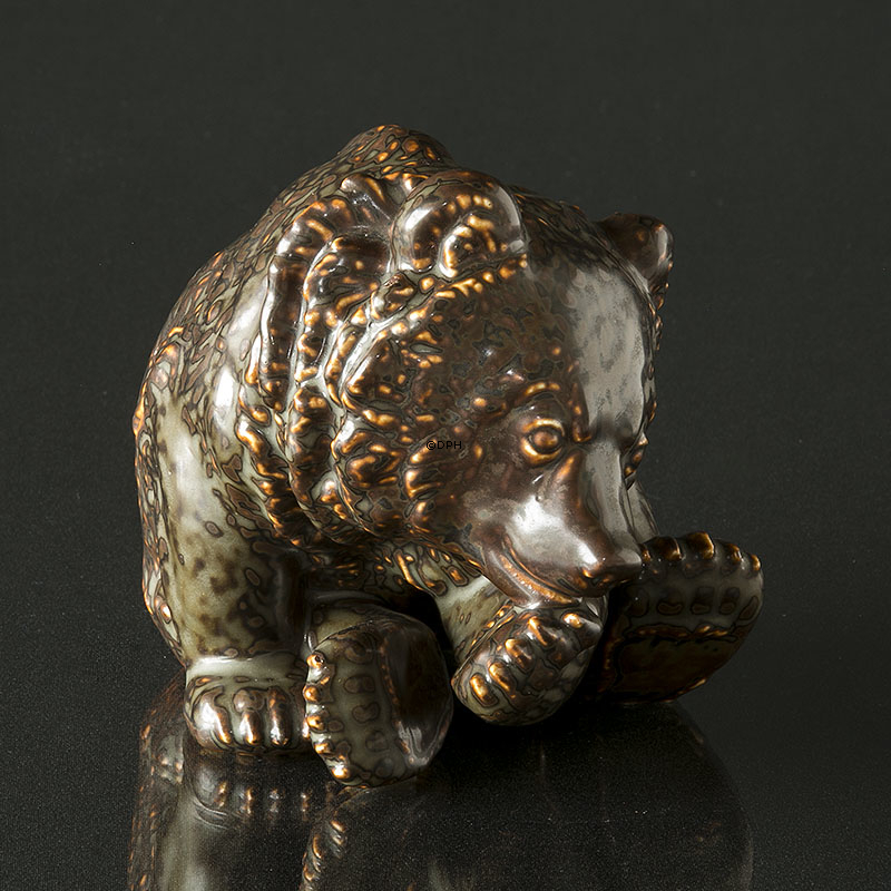 Siddende bjørn, Bing & Grøndahl stentøjsfigur nr. 7188