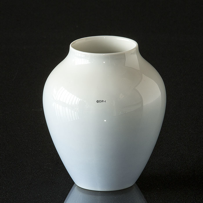 Vase med Blåregn, Bing & Grøndahl nr. 72-12