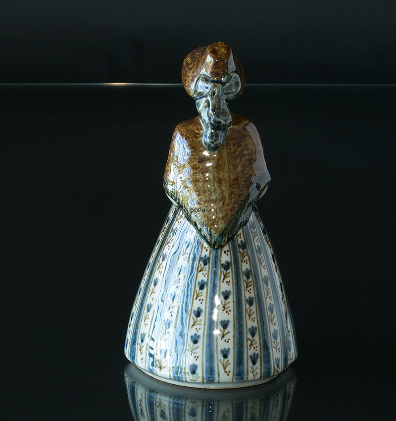 Kvinde i Nationaldragt, Bing & Grøndahl keramik figur nr. 7205