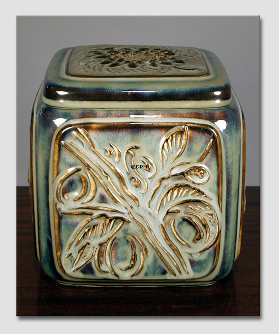 Firkantet stentøjskrukke Bing & Grøndahl nr. 7313