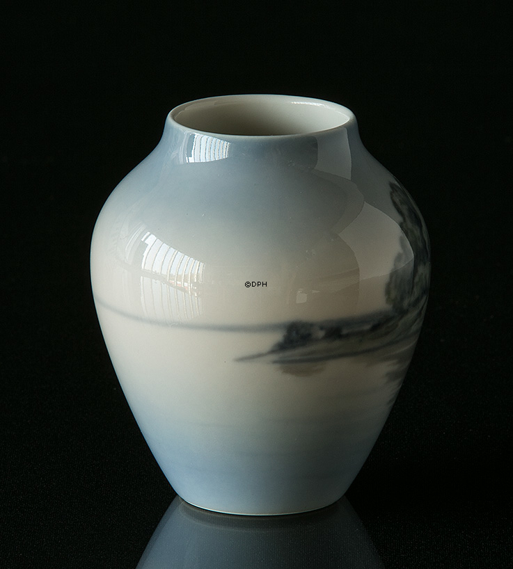 Vase med landskab, Bing & Grøndahl nr. 7381-12
