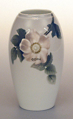 Vase med blomster, Bing & Grøndahl nr. 7901-251