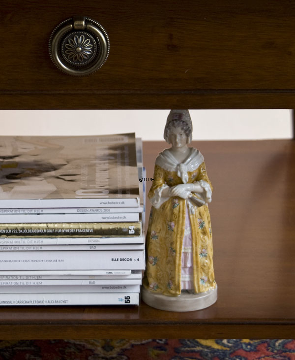 Magdelone i Maskerade, Ludvig Holberg figur Bing & Grøndahl nr. 8011