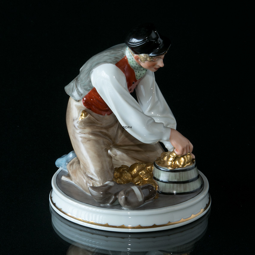 Lille Klaus, Bing & Grøndahl overglasur figur nr. 8048