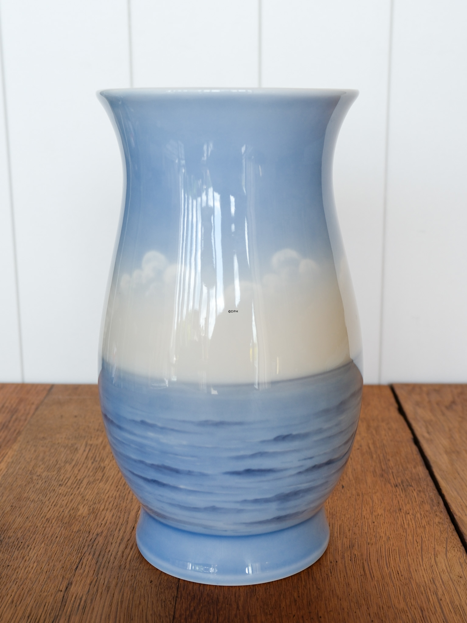 Vase med sejlskib, Bing & Grøndahl nr. 810-5440