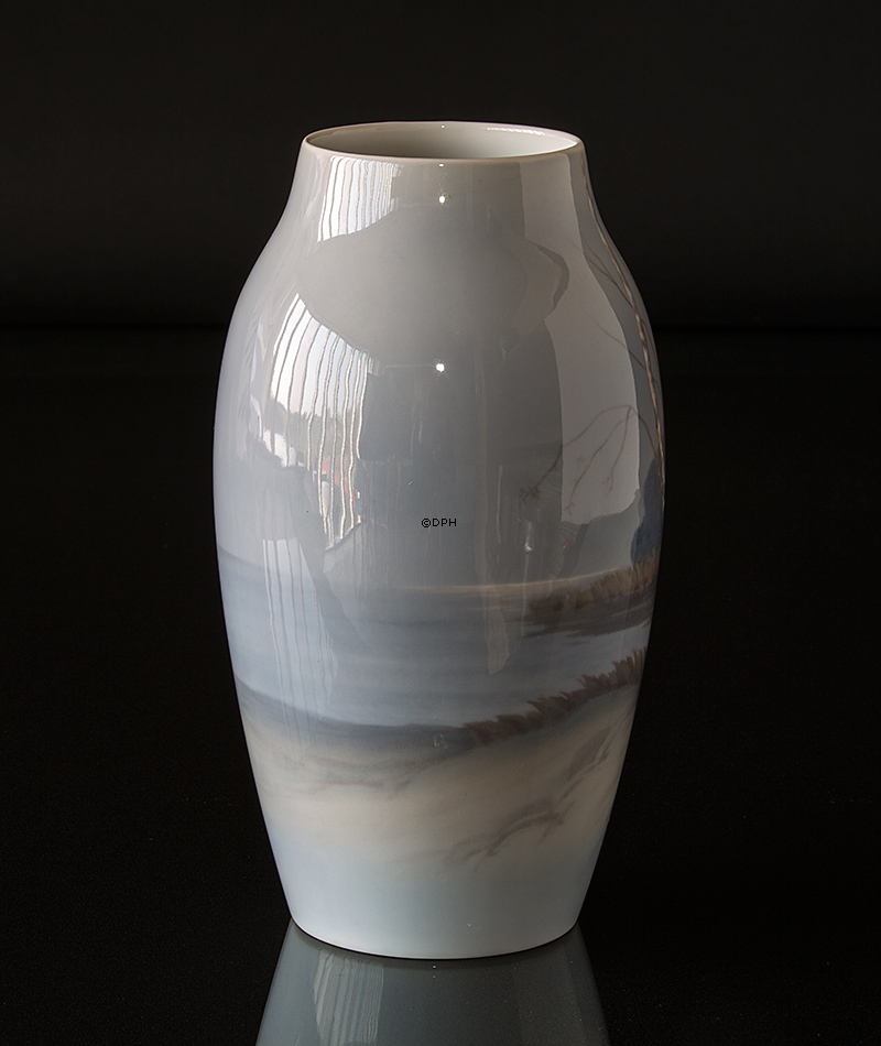 Vase med landskab med birketræer, Bing & Grøndahl nr. 8322-243 eller 545-5243