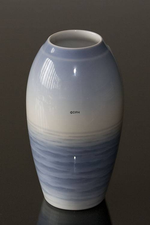 Vase med seljbåd, Bing & Grøndahl nr. 840-5251