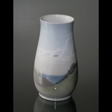 Vase med landskabmed mølle, Bing & Grøndahl nr. 8522-210