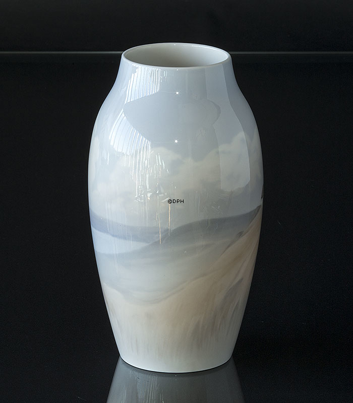 Vase med landskab med træer, Bing & Grøndahl nr. 8528-243