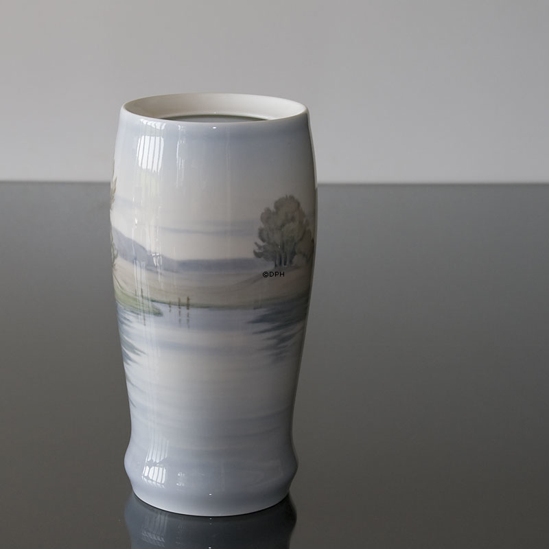 Vase med landskab, Bing & Grøndahl nr. 8566-95