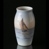 Vase mit Segelboot, Bing & Gröndahl Nr. 860-5255