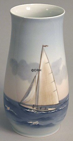 Vase med Sejlskib, Bing & Grøndahl nr. 8666-209