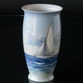 Vase med skib, Bing & Grondahl nr. 8713-450