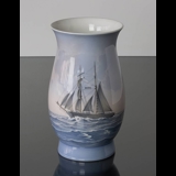 Vase mit Schoner, Bing & Gröndahl Nr. 8714-440