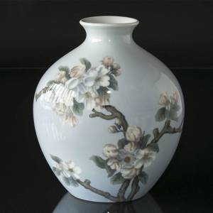 Vase med blomster, Bing & Grøndahl nr. 8810-507 | Nr. B8810-507 | DPH Trading