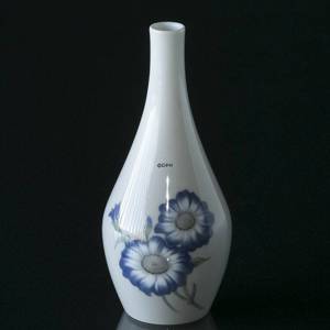 Vase med blå blomst, Bing & Grøndahl nr. 8815-8 | Nr. B8815-8 | DPH Trading