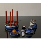 Advents-Kerzenhalter blau / weiß mit Christlicher Weißdorn-Dekoration, Bing & Gröndahl Nr. 9217