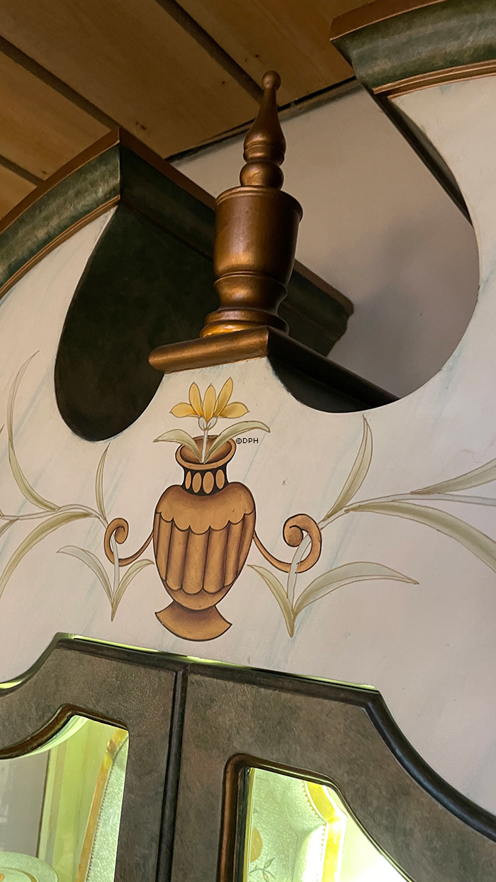 Gammelt Kinesisk vitrineskab, grøn, håndmalet