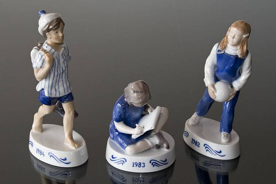 Årsfigur 1983, Den lille kunstner, Pige med tegneblok, Bing & Grøndahl