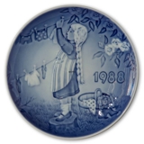 1988 Bing & Grondahl, Children's Day Plate Motif : The little girl's washing day Technique : underglazed