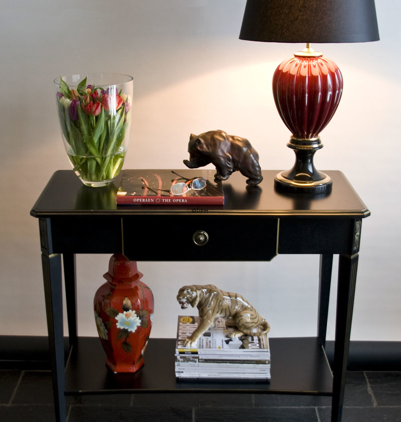 Gående brun bjørn i stentøj, Bing & Grøndahl stentøjsfigur