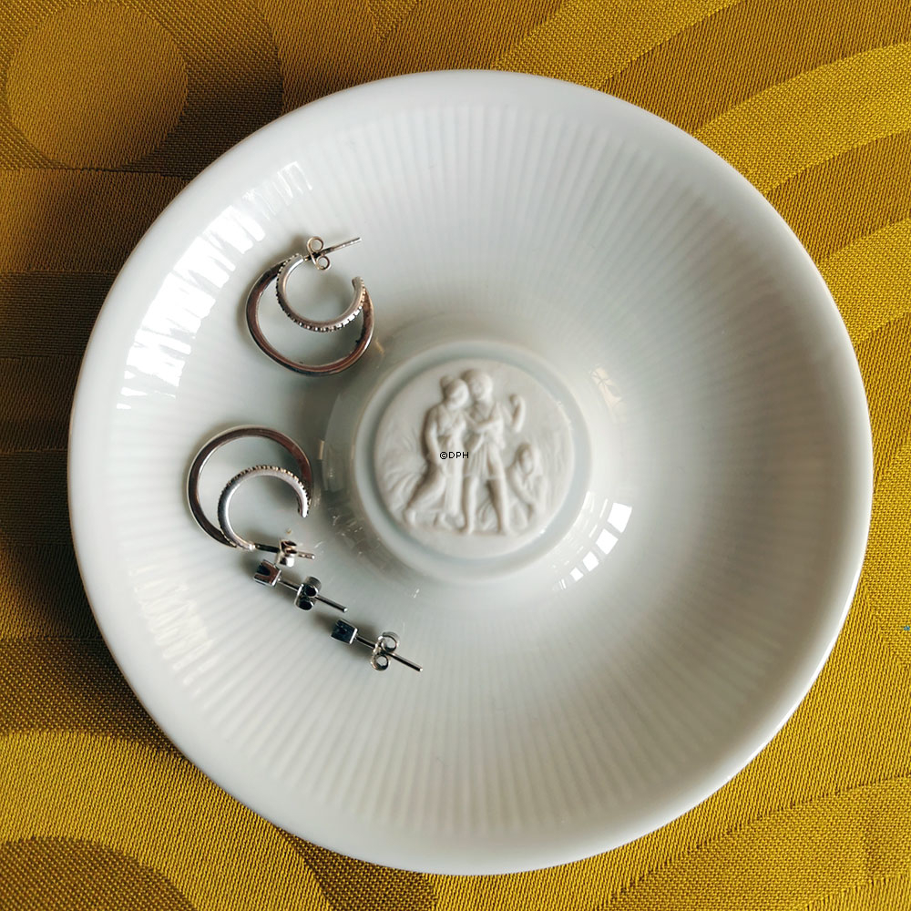 Bing & Grøndahl skål, Thorvaldsen relief i midten, Sommer nr. 254