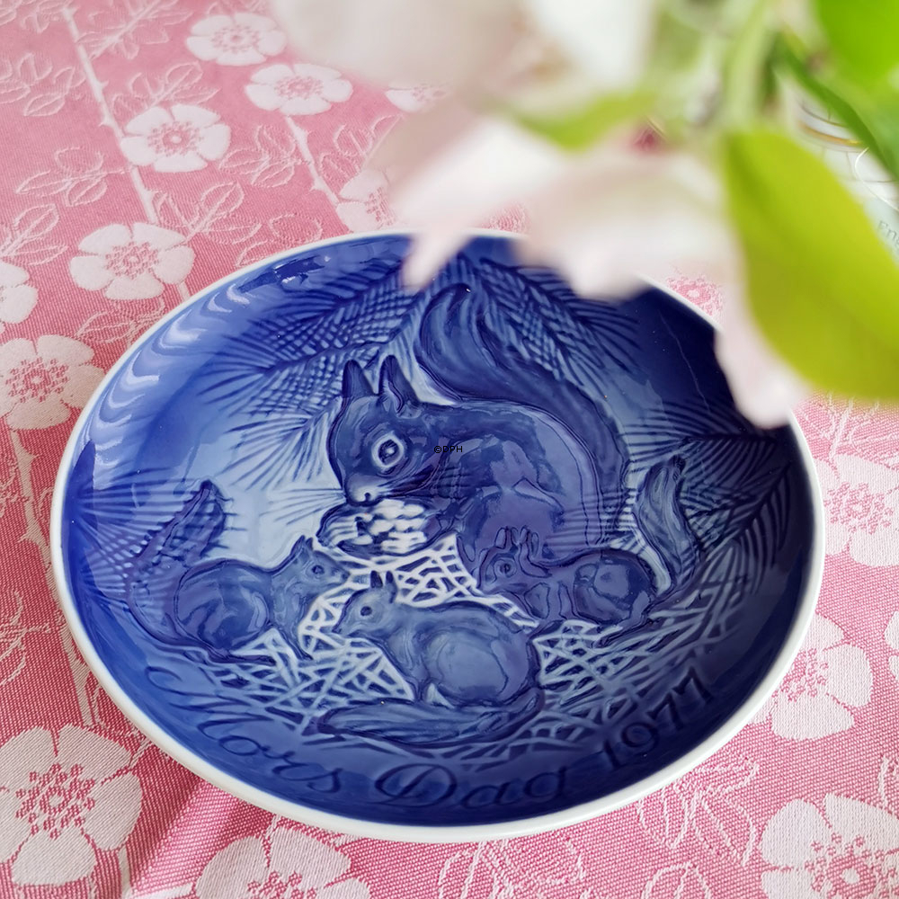 Egern med unger 1977, Bing & Grøndahl Mors dag platte