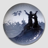 1219-1919 Jubilee plate, The Battle of Volmer, The Danish Flag (Dannebrog) descend from Heaven, Bing & Grondahl