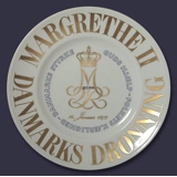 Memorial plate, Margrethe II, January 14th, 1972, God's help, the love of the people, Denmark's strength, Bing & Grondahl