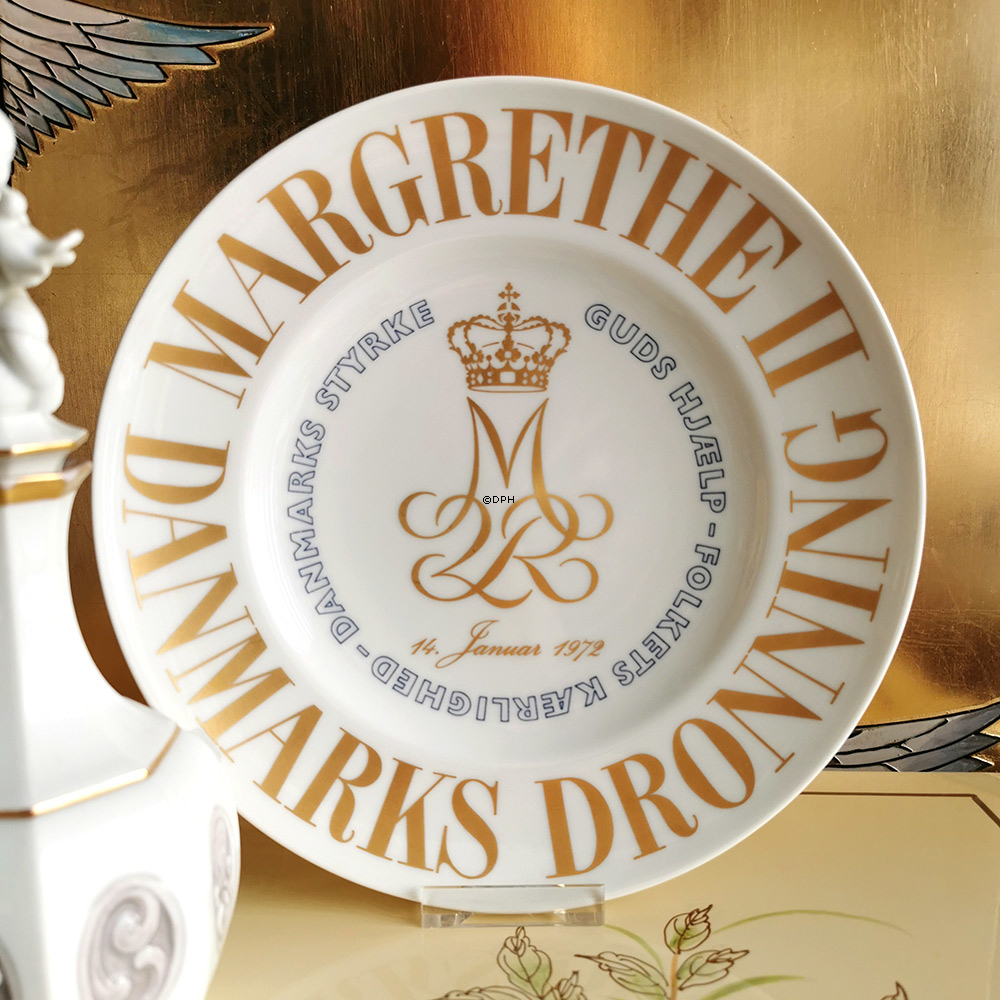 Margrethes Mindeplatte, 14. Januar 1972, Guds hjælp, folkets kærlighed, Danmarks styrke, Bing & Grøndahl