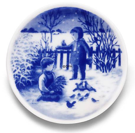 Bing og Grøndahl juleplaquette 2005, Fuglene fodres