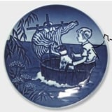 1990 Bing & Grøndahl Young Adventurers plate, the little viking