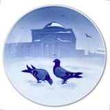 Pigeons in the Castle Court 1921, Bing & Grondahl Christmas plate