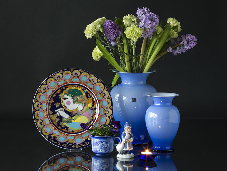 Holmegaard Amfora vase, blå opal, mellem