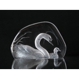 Mats Jonasson Wildlife Glass Sculpture of Swan with Swanling