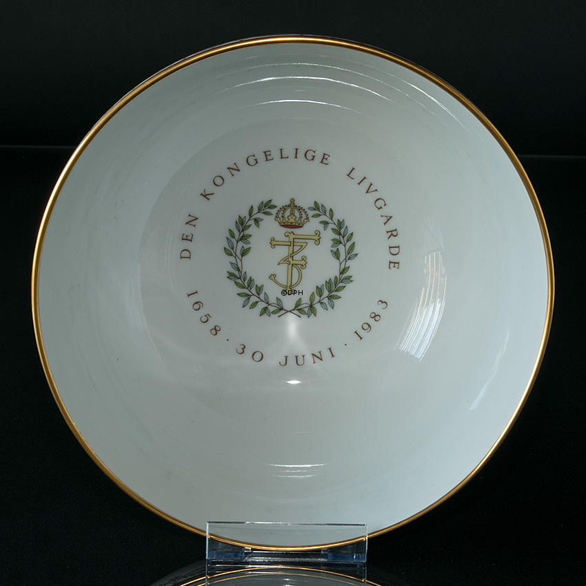 Den kongelige Livgarde Bowle 1658-1983, Royal Copenhagen