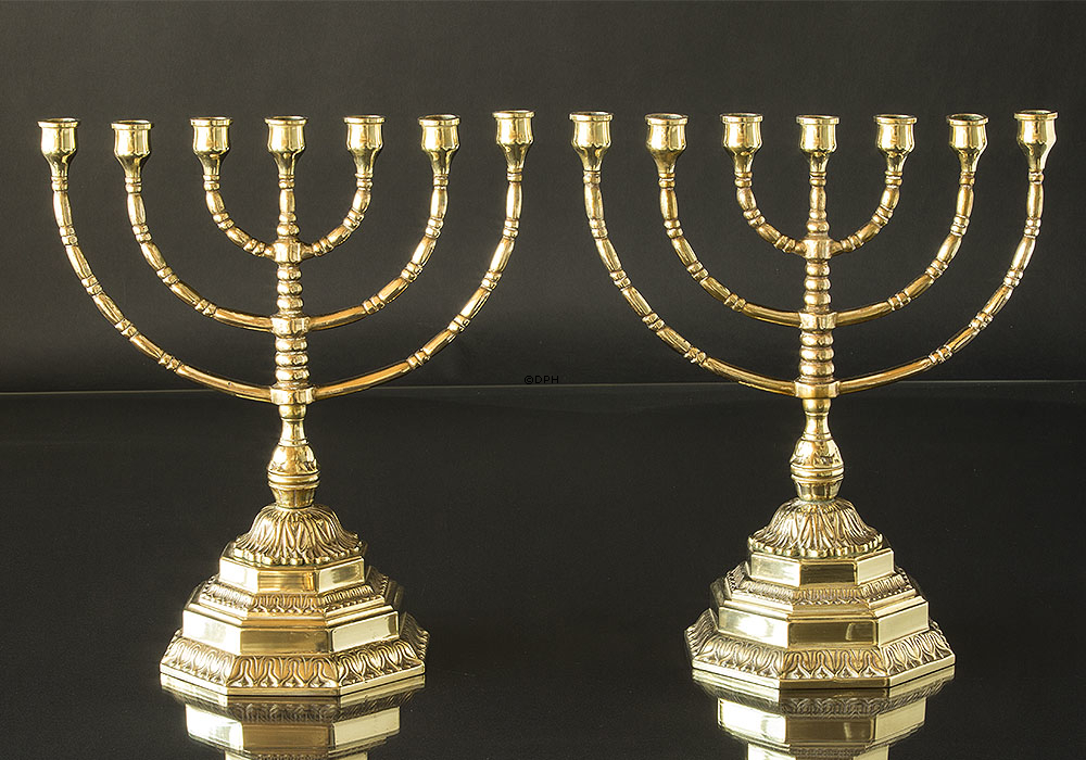 Dansk Titusstage Syvarmet lysestage (Menorah) i messing - Sæt af 2 stk.