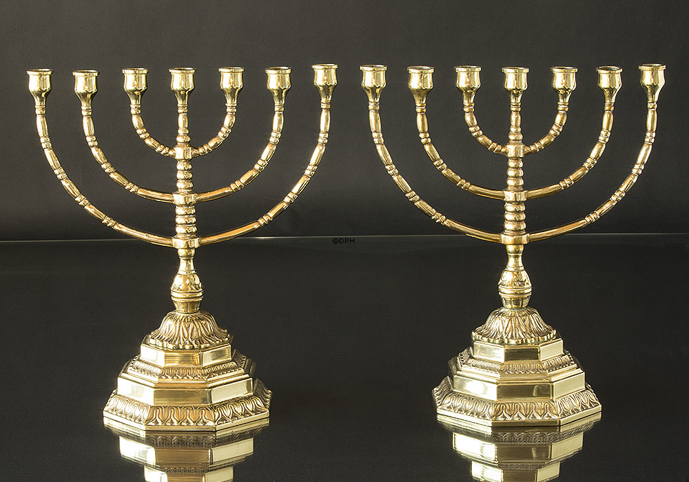 Dansk Titusstage Syvarmet lysestage (Menorah) i messing - Sæt af 2 stk.