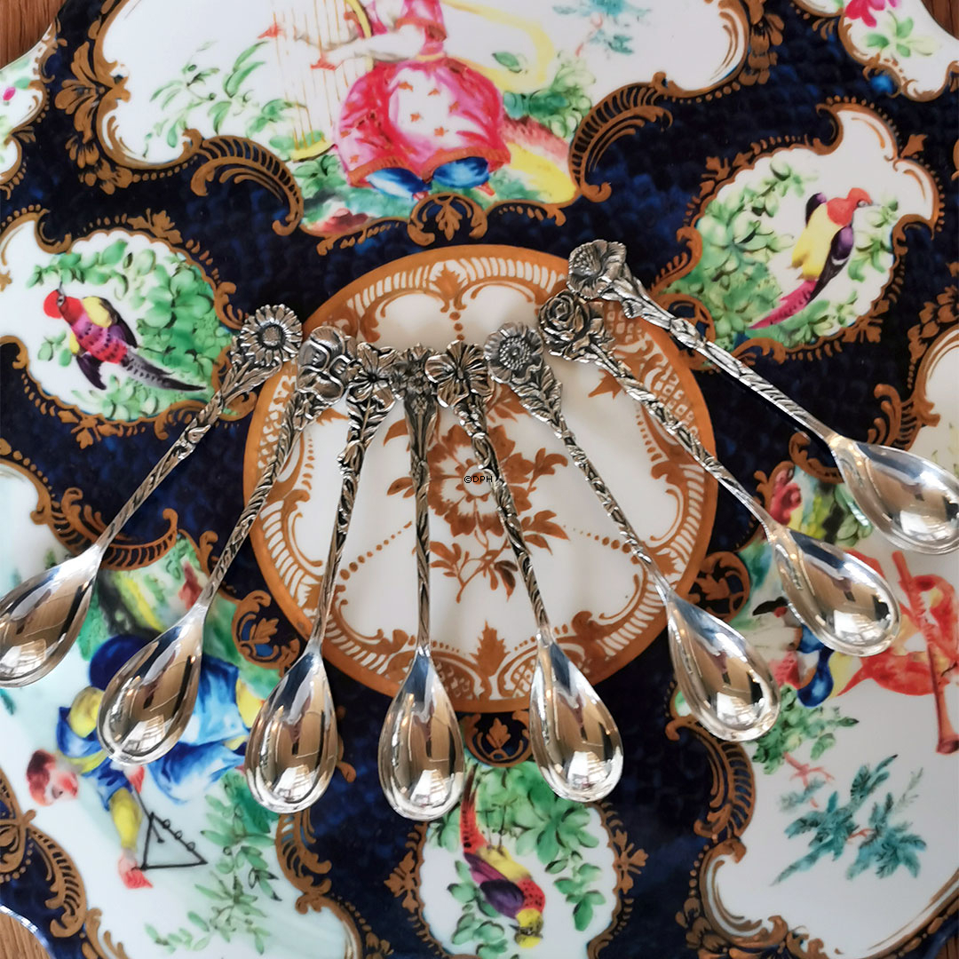 Sølvplet teskeer med forskellige blomsterdekoration, 8 stk