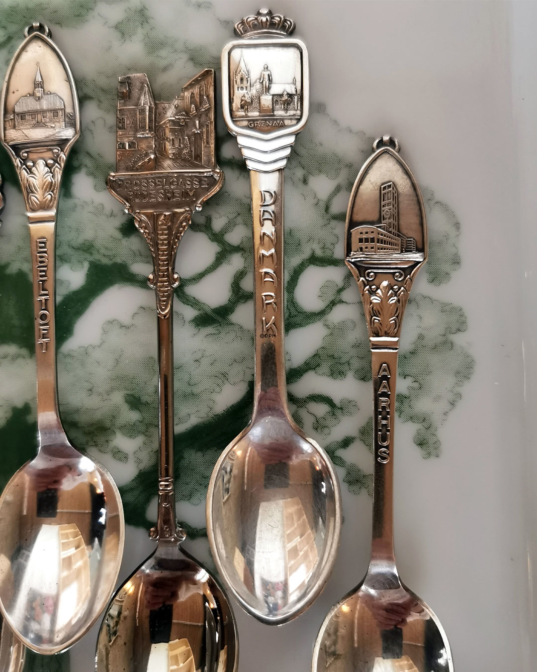 Sølvplet teskeer med forskellige seværdigheder, 8 stk