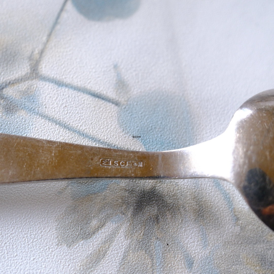 Bestik sæt bestående af gafler og skeer, 36 stk. i alt